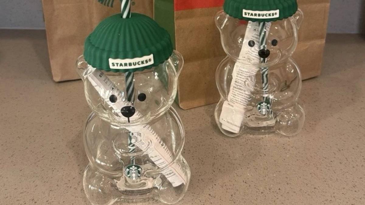 uita de labubu ursuletul starbucks e noua nebunie paharul bearista vandut cu sute de dolari pe internet
