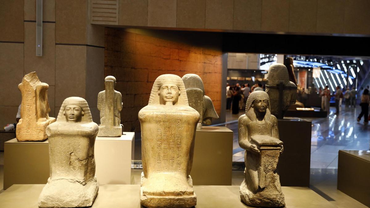 vrem inapoi ce e al nostru mai ales de la luvru ce spun egiptenii dupa ce s a deschis marele muzeu la cairo