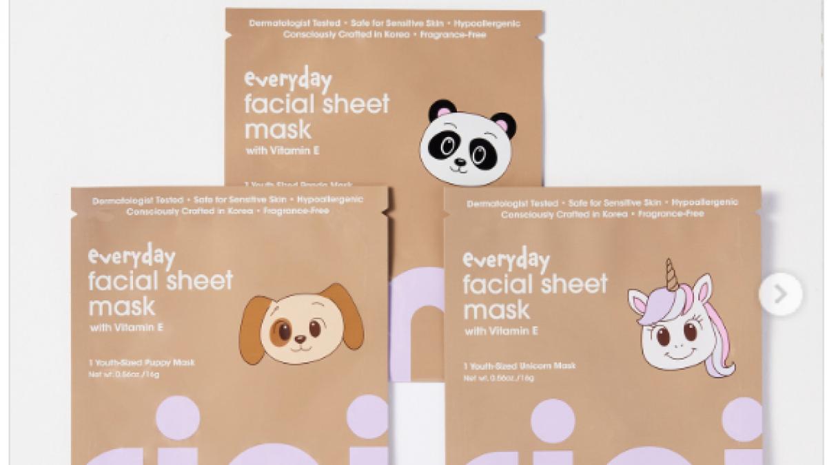 actrita shay mitchell a lansat o gama de produse cosmetice pentru copiii in varsta de 3 ani si a starnit controverse