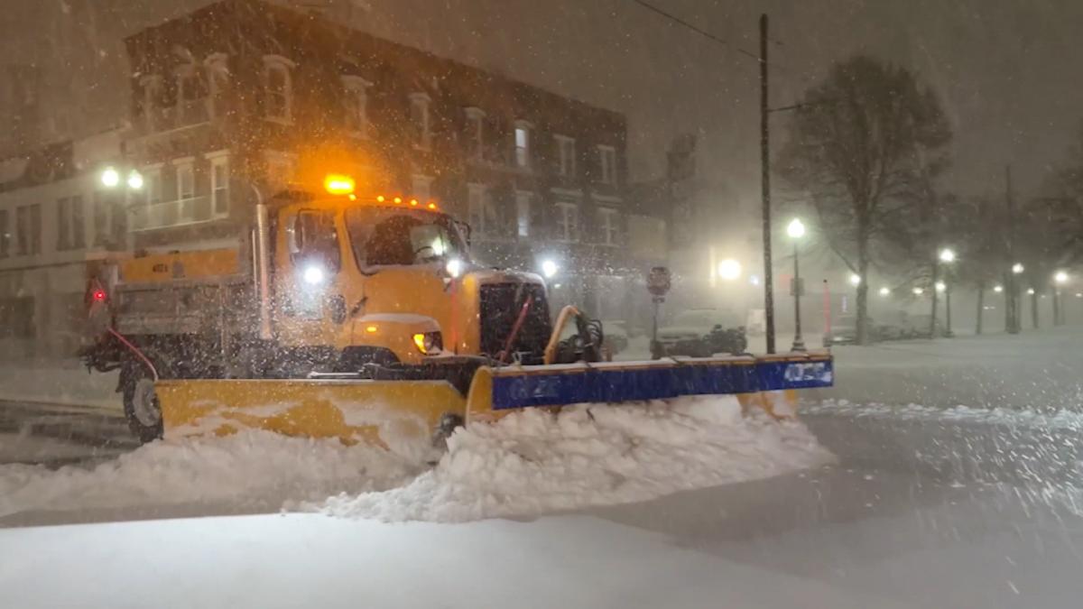 vortexul arctic loveste sua ninsorile cu efect de lac paralizeaza regiunea marilor lacuri stratul de zapada are pana la 30 cm