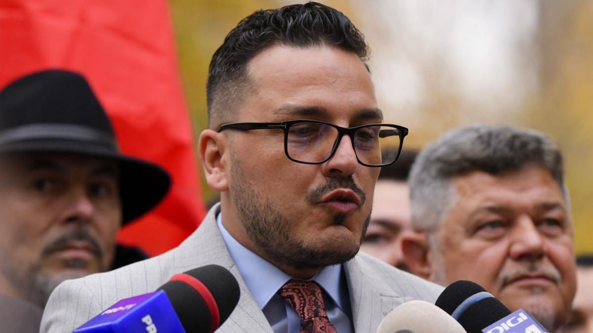 alexandru zidaru cunoscut drept makaveli si a depus candidatura la primaria capitalei