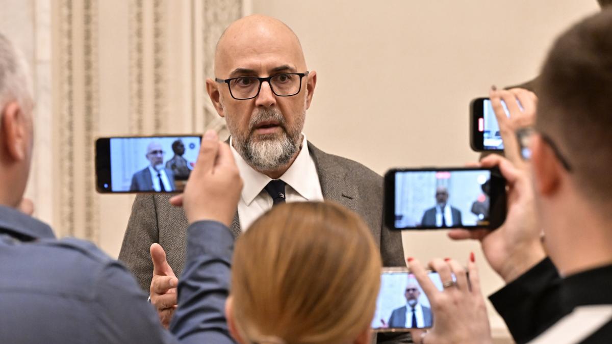 kelemen hunor despre taierile din administratie anul 2026 este de tranzitie se pot face reduceri de posturi sau de salarii