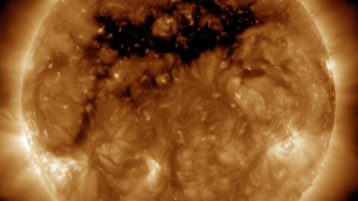 o furtuna geomagnetica uriasa vine spre pamant dupa cea mai puternica eruptie solara din 2025 risc crescut de blackout