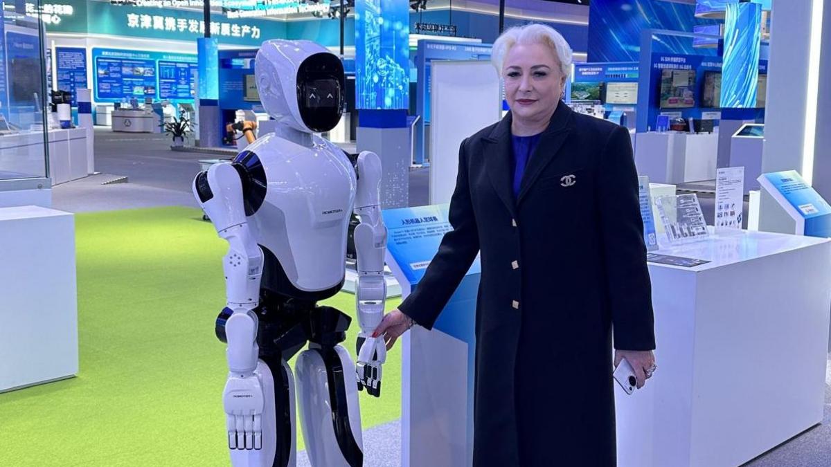 viorica dancila s a intors in china unde s a pozat cu roboti umanoizi o sursa valoroasa de inspiratie