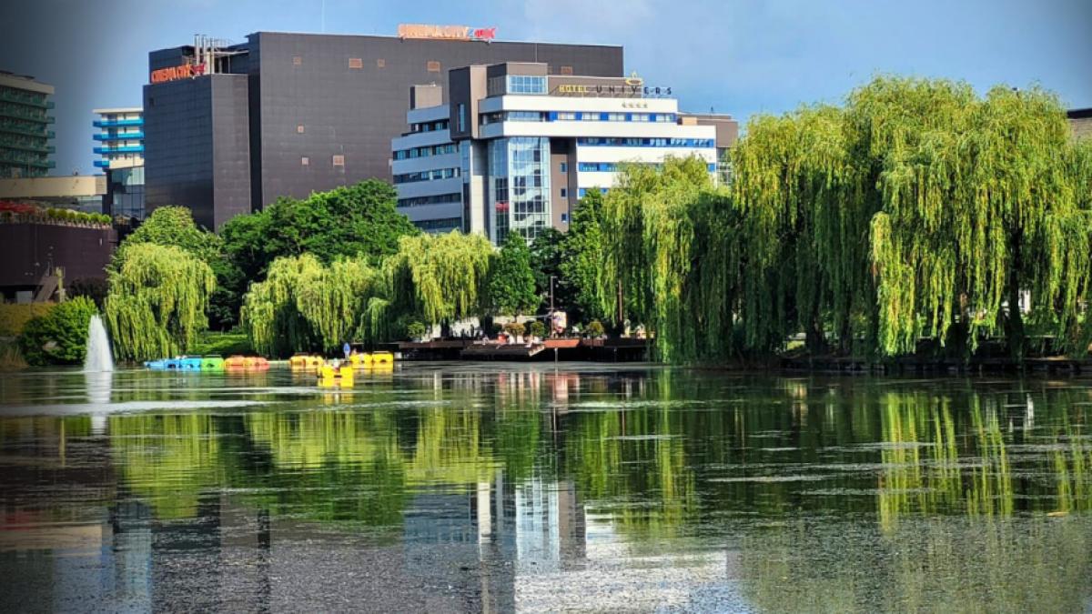 hotel univers cluj napoca eleganta ospitalitate si traditie contemporana pe malul lacului gheorgheni