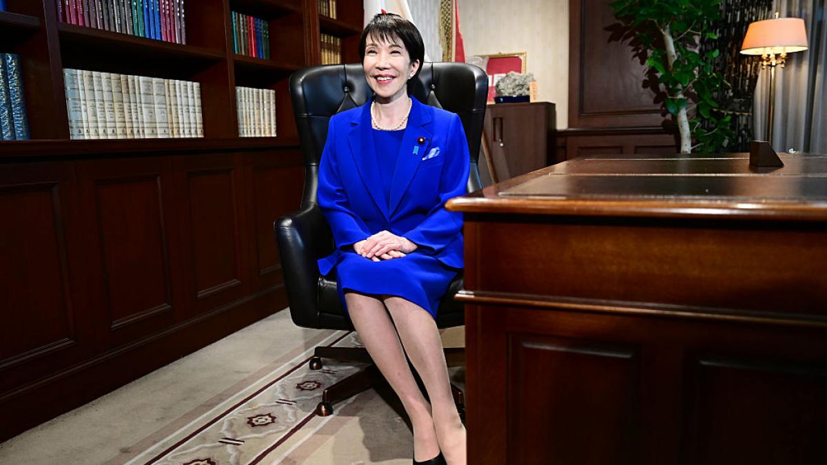 premiera japoniei spune ca doarme doar doua ore pe noapte am impresia ca nu imi face bine la ten