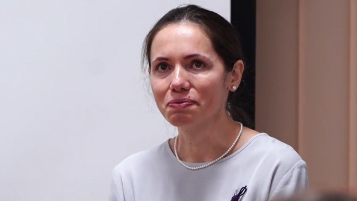 mirabela gradinaru in lacrimi la spitalul universitar sunt aici ca mama a doi copii nascuti prematur