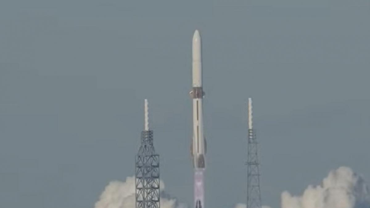 racheta new glenn a lui bezos a fost lansata cu succes spre marte misiunea va dezvalui cum planeta rosie a devenit o planeta moarta