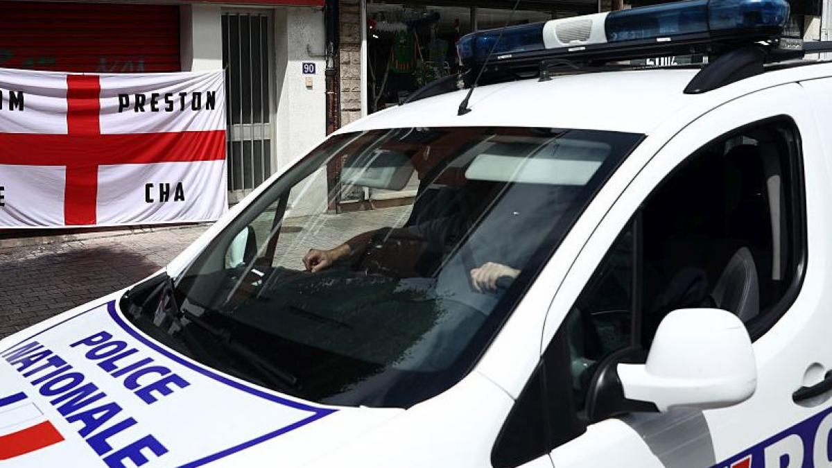 un barbat a scos cutitul intr o gara din paris politia a deschis focul