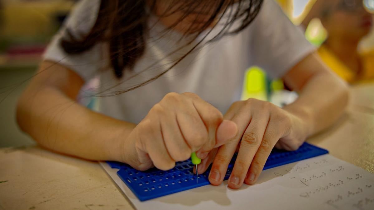 elevii nevazatori din coreea de sud stau pana la 13 ore pentru a rezolva cel mai dur examen al vietii lor