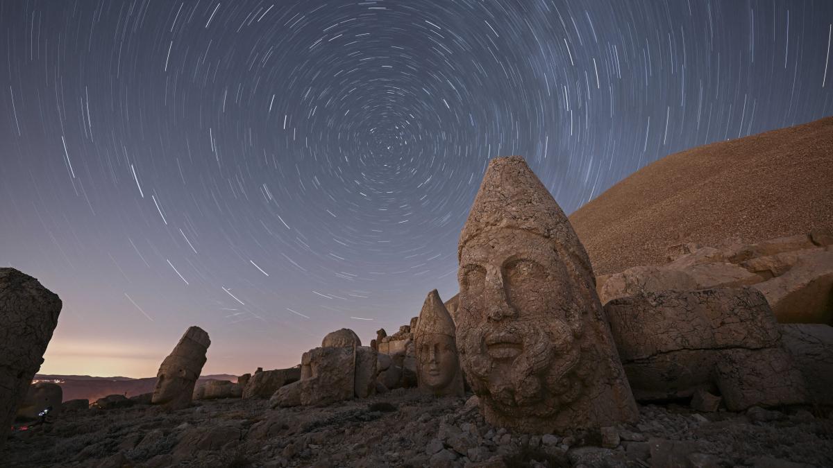 povestea regelui care si a ridicat propriul templu al nemuririi muntele nemrut ascunde un mister vechi de 2 000 de ani