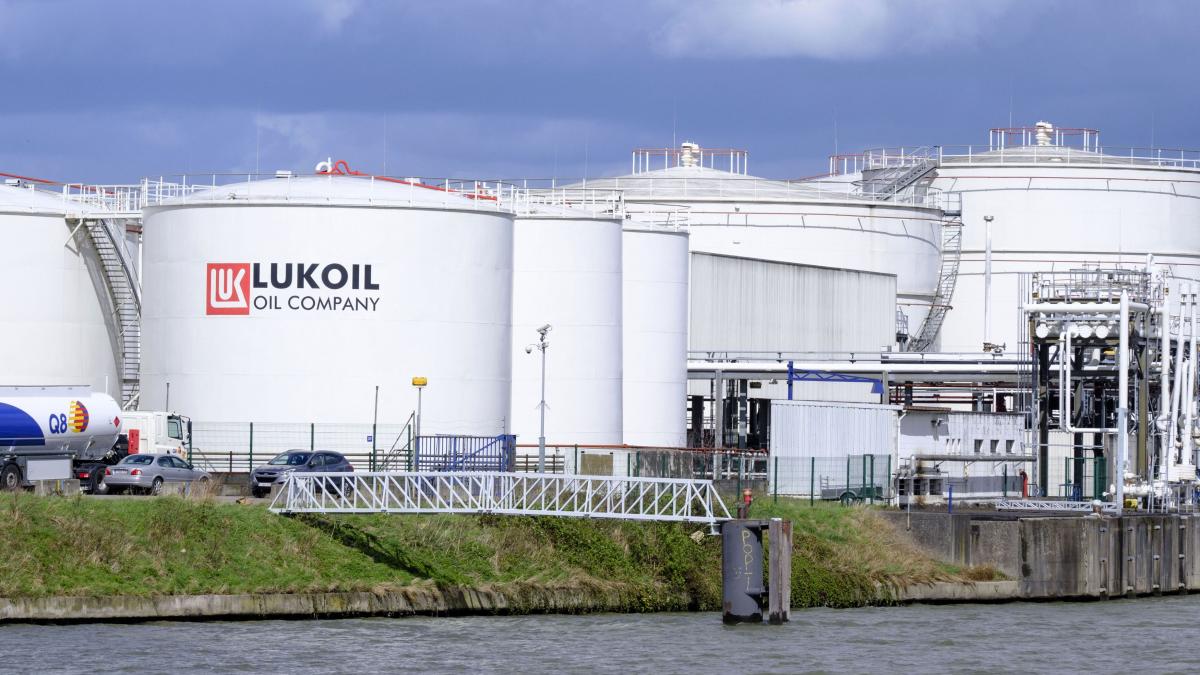 romania mai are timp sa negocieze preluarea lukoil statele unite prelungesc termenul pentru impunerea sanctiunilor