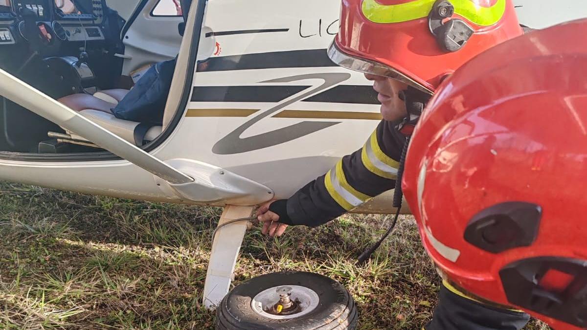 un avion usor a pierdut o roata in zbor imediat dupa decolare si a aterizat fortat in neamt