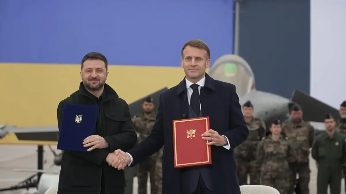 macron l a asteptat pe zelenski cu avioane rafale cei doi au semnat un acord istoric pentru apararea ucrainei