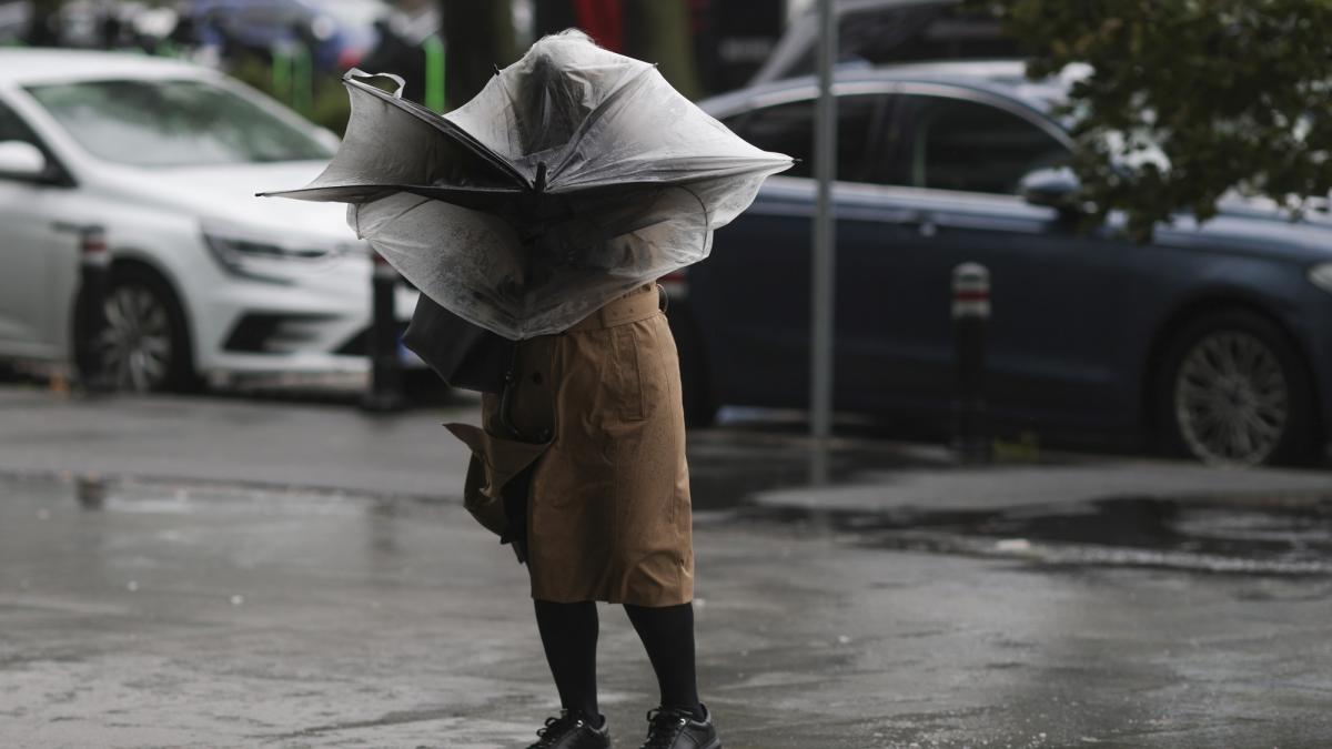 vin ploile frigul si ninsorile anm a emis cod galben de vant care va atinge si 120 km h la munte care sunt zonele vizate