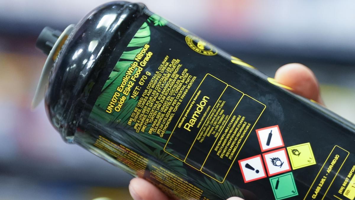 alarma in italia dupa ce tot mai multi tineri folosesc gazul ilariant ca drog medicii avertizeaza cu privire la efectele grave