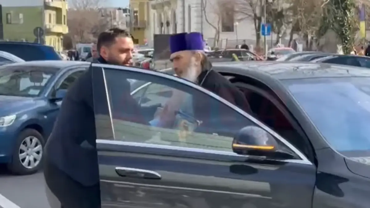 preotii din constanta au pus mana de la mana si au cumparat pentru ips teodosie masina de aproape 150 000 de euro