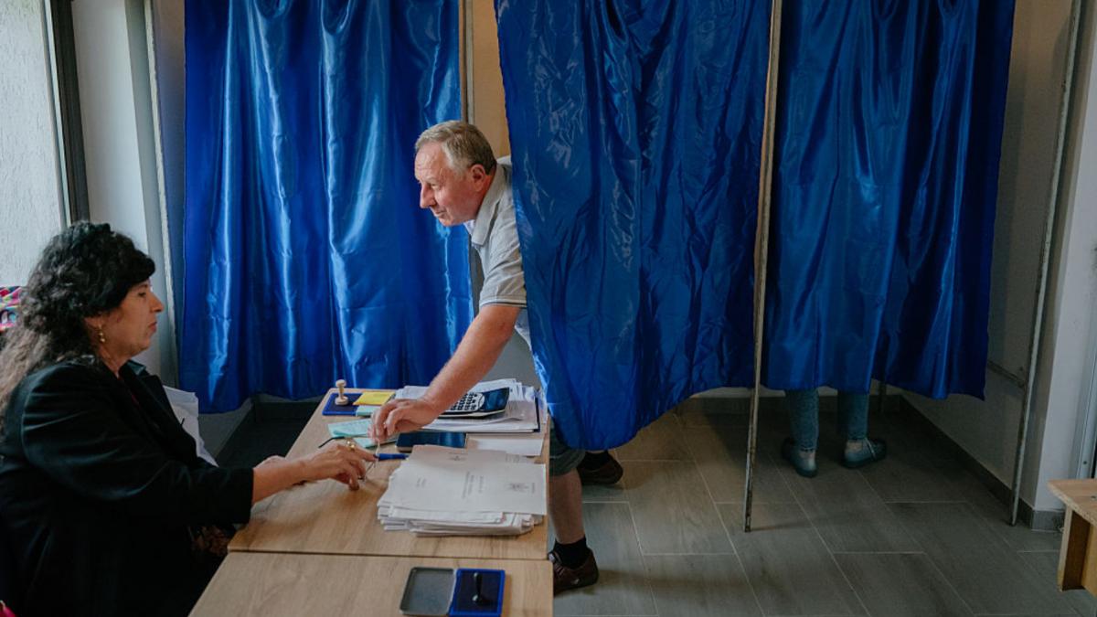 aep au fost alesi presedintii birourilor electorale ale sectiilor de votare pentru alegerile locale partiale din 7 decembrie 2025