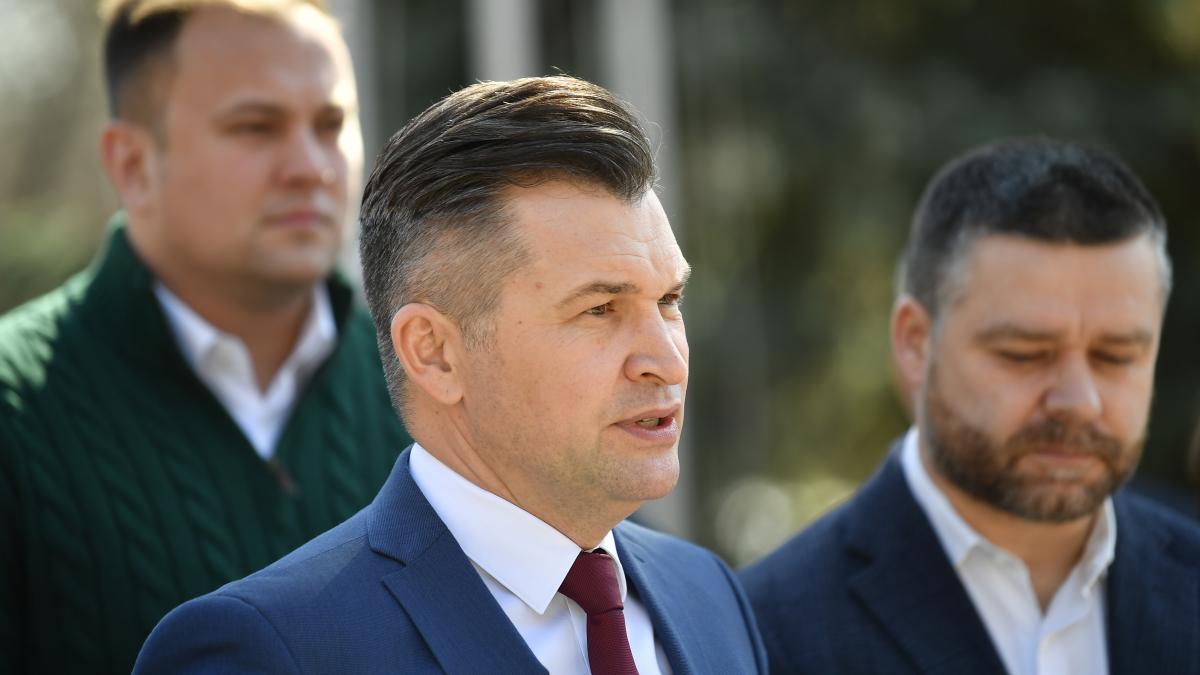 camera deputatilor a adoptat legea care impune o cota minima de sportivi romani in competitiile nationale stroe o discriminare