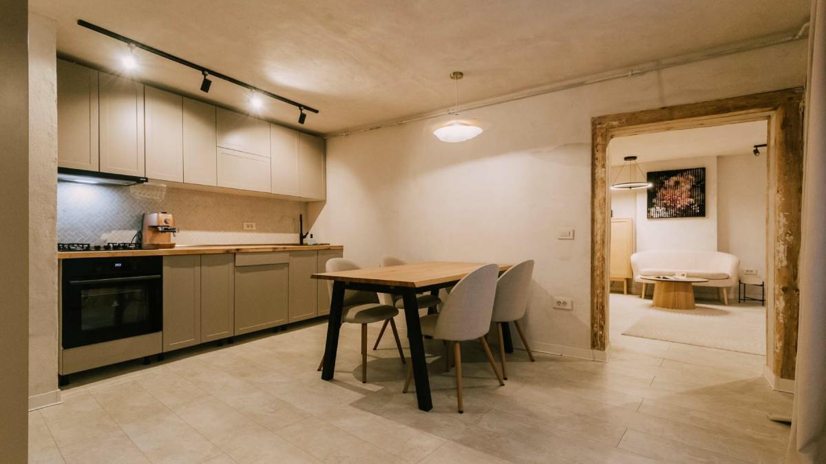 prima tranzactie imobiliara din romania platita in criptomonede la brasov cum arata apartamentul din centru cumparat cu euro virtuali