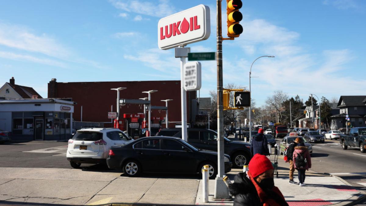 tara din ue unde se inchid toate cele 430 de benzinarii lukoil din cauza sanctiunilor americane