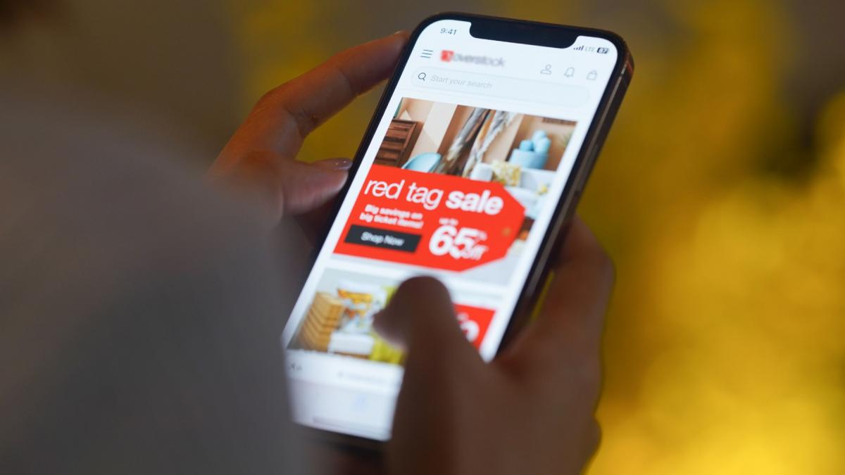 un student din brasov a facut peste 320 de comenzi online in doar doua luni pe banii unui unchi caruia ii furase datele de pe card