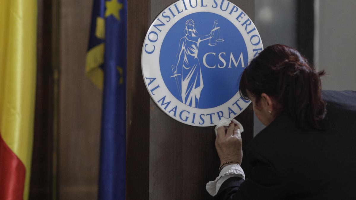 csm anunta cand va da avizul pe proiectul de lege care taie pensiile magistratilor si creste varsta de pensionare