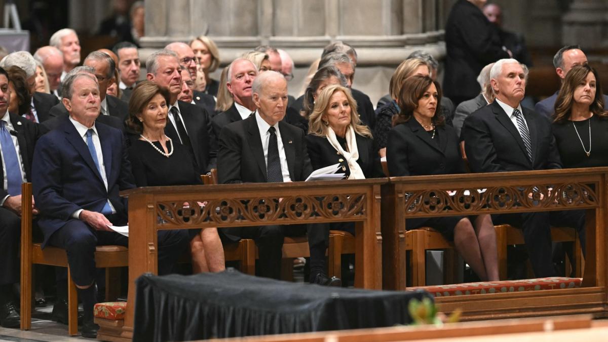 trump si jd vance nu au fost invitati la inmormantarea lui dick cheney doi fosti presedinti si patru fosti vicepresedinti participa