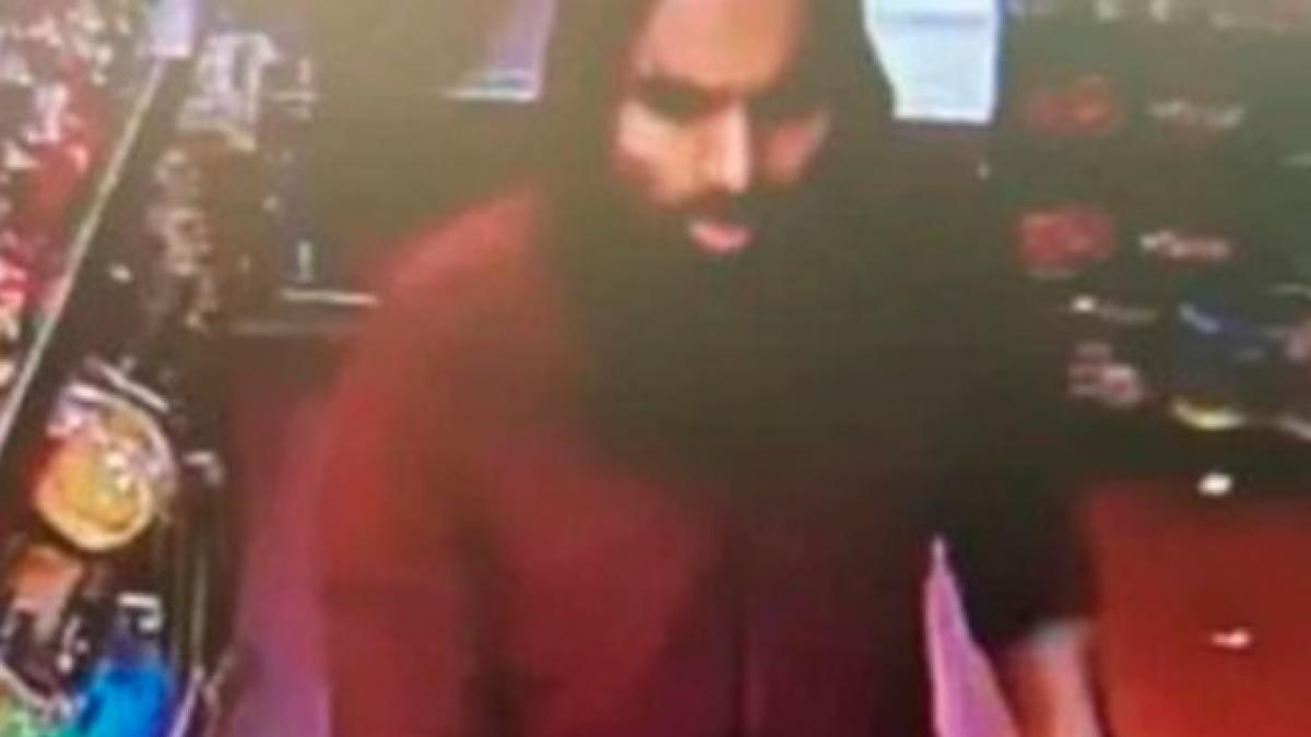 politia l a declarat mort pe un barbat disparut de 5 ani si a arestat 5 suspecti a doua zi disparutul a aparut la sectie