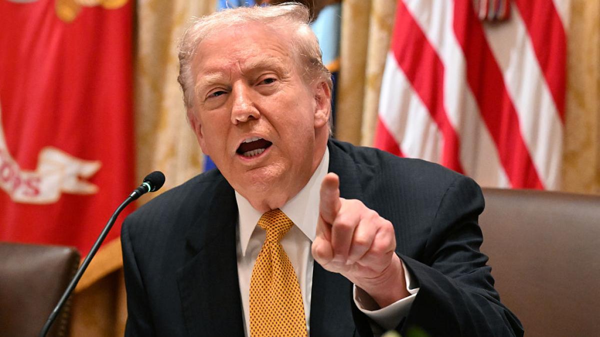 trump ameninta ucraina cu taierea ajutorului militar si oprirea schimburilor de informatii daca nu accepta planul sau de pace