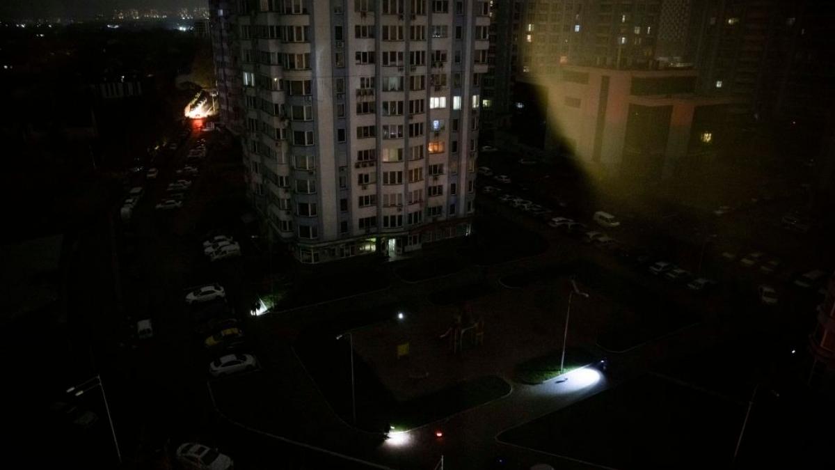 ucraina ramane in bezna consumul de electricitate drastic rationalizat inclusiv in kiev