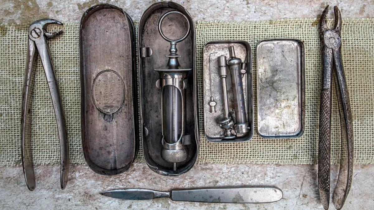 de la gargara cu urina la pasta de dinti din soareci cele mai bizare tratamente stomatologice din istorie