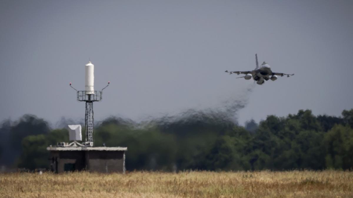 olanda a atacat mai multe drone neidentificate la o baza militara in care se afla arme nucleare nato