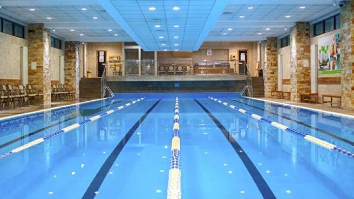 cursuri inot iarna intr o locatie ultracentrala la clubul lcd confort accesibilitate si progres real pentru copii