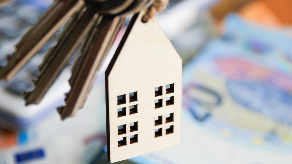 dupa aproape 20 de ani ministerul dezvoltarii vrea actualizarea chiriilor pentru locuintele de stat tarifele ar putea creste cu 224