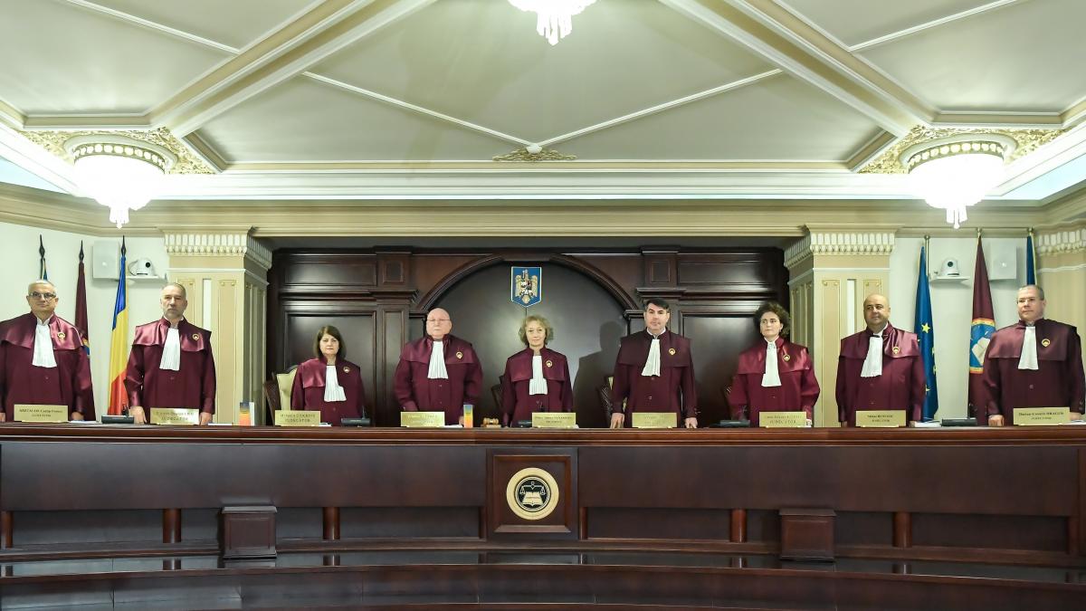 ccr discuta astazi sesizarile iccj si aur pe legea privind plata pensiilor private