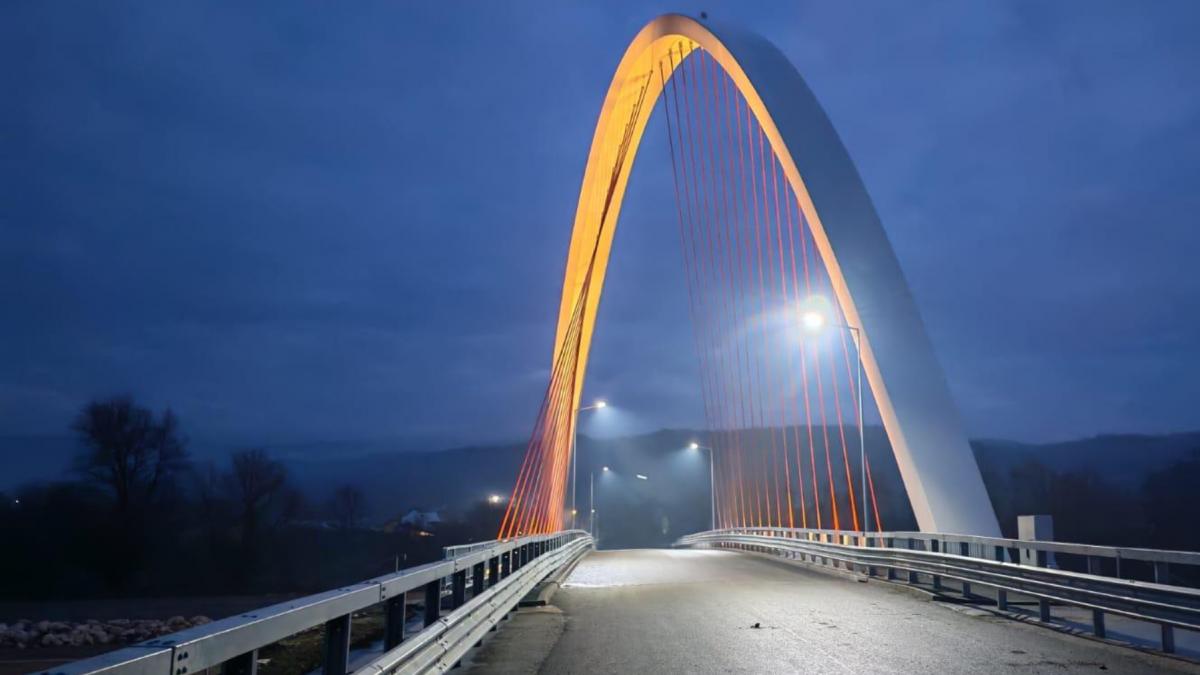 podul cu cel mai mare arc parabolic din romania este finalizat si a fost receptionat astazi cum arata acum si ce localitati leaga