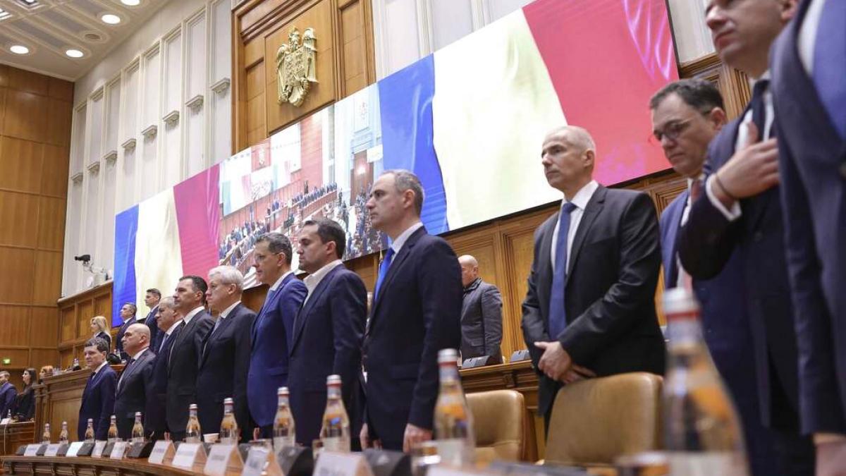 presedintele nicusor dan prezinta in parlament strategia nationala de aparare