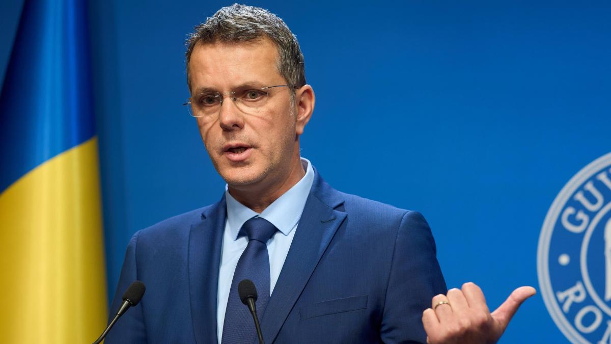 ionut mosteanu a absolvit doi ani intr unul singur licenta si a luat o dupa 16 ani de la finalizarea studiilor la bioterra