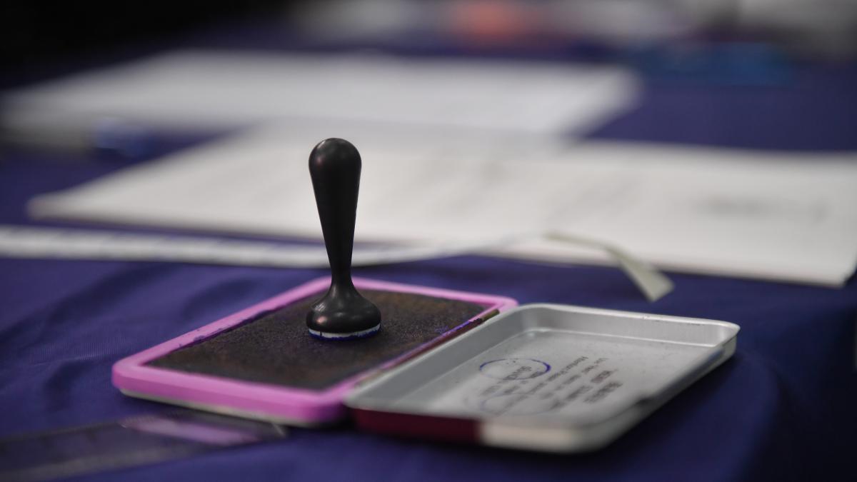 pregatiri pentru alegerile din 7 decembrie aep si sts instruiesc operatorii de calculator