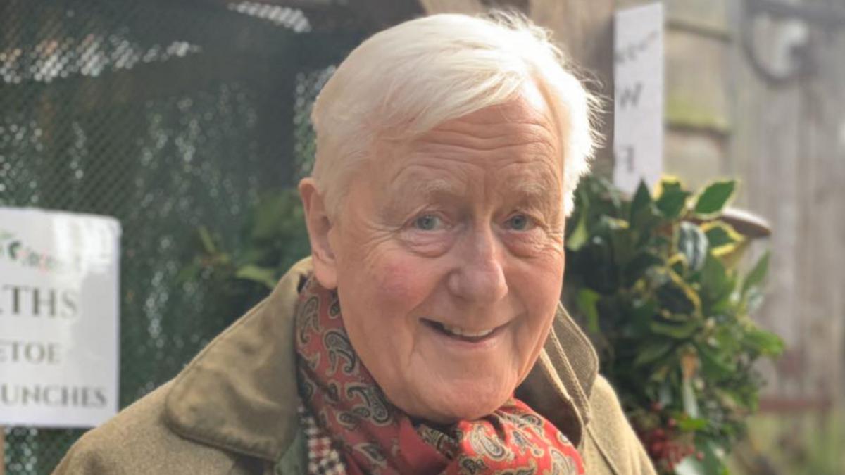 aristocrat britanic viral cu anuntul sau matrimonial sotie cu 20 de ani mai tanara sa nu fie scorpion sau din tari cu verde in steag