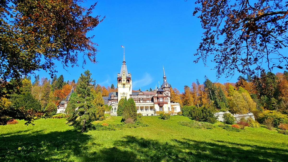 castelul peles se redeschide si va putea fi vizitat din 3 decembrie