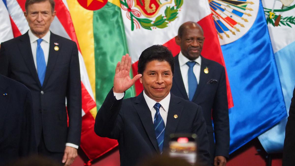 doi fosti presedinti condamnati la inchisoare in doua zile politician sarac din peru acuzat de tentativa de lovitura de stat