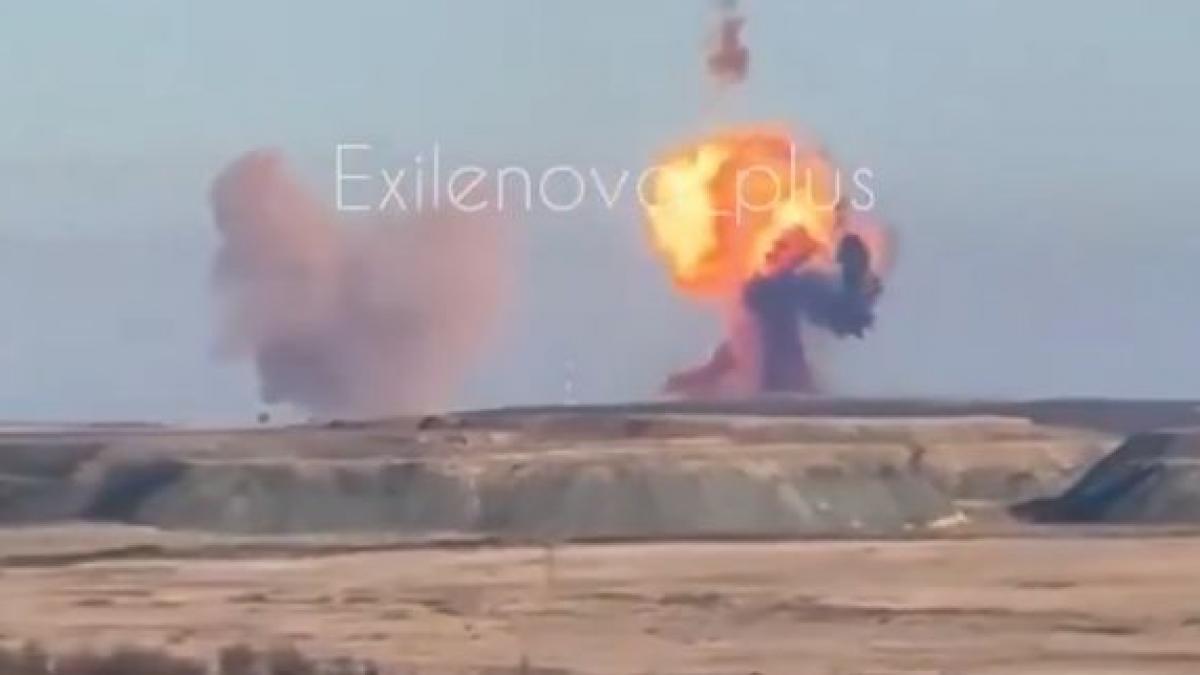 explozie puternica la poligonul de rachete nucleare din rusia un nor urias de fum violet se ridica in aer