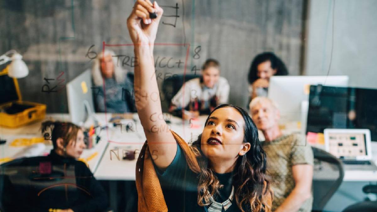 decalajul de gen care costa europa sute de miliarde femeile primesc mai putine investitii indiferent de performante