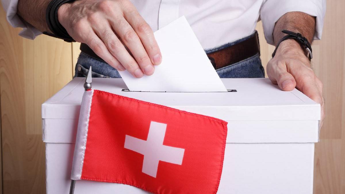 elvetienii resping categoric serviciul civil obligatoriu pentru toti si taxa climatica pe marile mosteniri