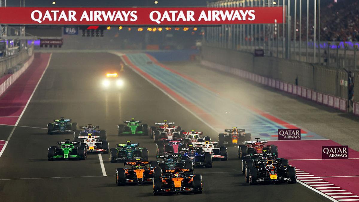 max verstappen s a impus in marele premiu al qatarului titlul de campion mondial se va decide in ultima cursa a sezonului