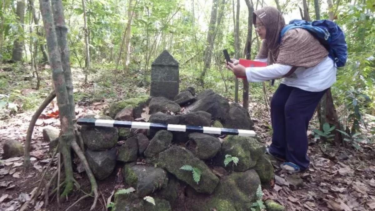descoperire arheologica remarcabila lasere lidar au gasit dovezile unei retele megalitice ascunsa sub un munte impadurit in indonezia