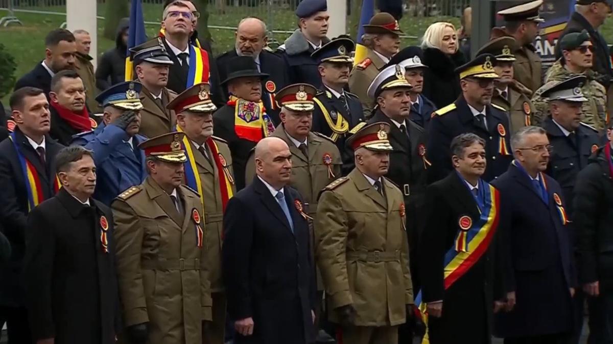 iulian fota despre huiduielile suveranistilor chiar si in timpul imnului absolut grotesc si o lipsa grava de patriotism