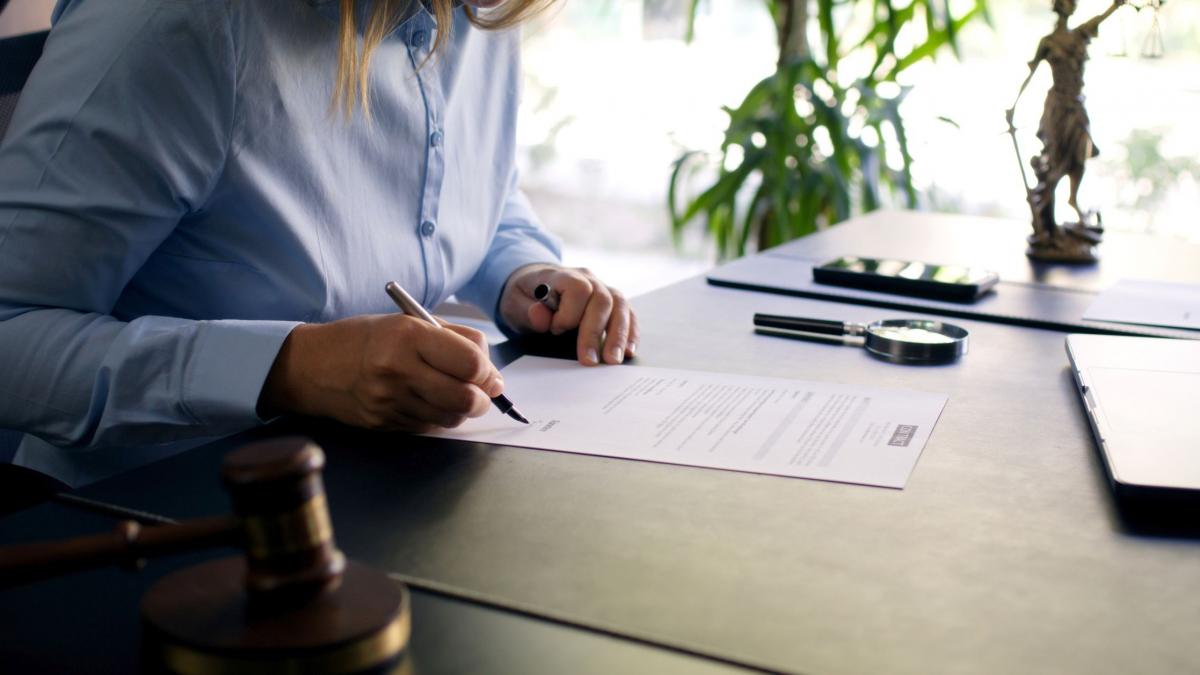 o femeie si a gasit surorile dupa un test adn lucrurile au luat o intorsatura urata cand a aflat ca acestea mosteneau 28 milioane